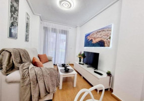 Torrevieja, Alicante, 2 Bedrooms Bedrooms, ,2 BathroomsBathrooms,Apartment,Resale,7563281765257812