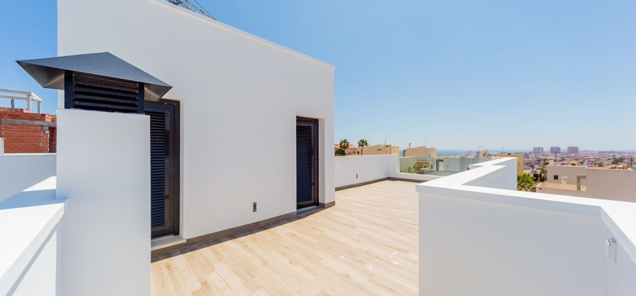 Torrevieja, Alicante, 4 Bedrooms Bedrooms, ,4 BathroomsBathrooms,Townhouse,Resale,7563294833382309