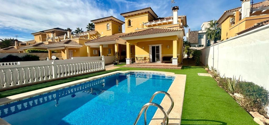 Orihuela Costa, Alicante, 4 Bedrooms Bedrooms, ,2 BathroomsBathrooms,Villa,Resale,65945172393453008
