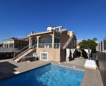 Torrevieja, Alicante, 3 Bedrooms Bedrooms, ,2 BathroomsBathrooms,Villa,Resale,75632177000838224