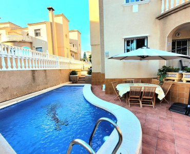 Orihuela Costa, Alicante, 3 Bedrooms Bedrooms, ,2 BathroomsBathrooms,Villa,Resale,75632344446981472