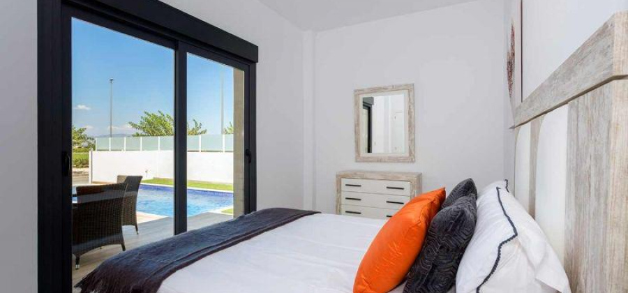 Daya Nueva, Alicante, 3 Bedrooms Bedrooms, ,2 BathroomsBathrooms,Villa,New,209559148182024800