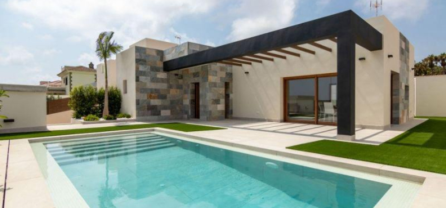 Torrevieja, Alicante, 3 Bedrooms Bedrooms, ,4 BathroomsBathrooms,Villa,New,209559211294406592