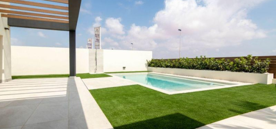 Torrevieja, Alicante, 3 Bedrooms Bedrooms, ,4 BathroomsBathrooms,Villa,New,209559211294406592