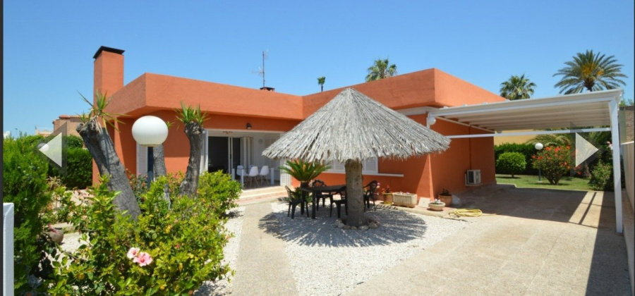 Torrevieja, Alicante, 4 Bedrooms Bedrooms, ,2 BathroomsBathrooms,Villa,Resale,75632147489575792