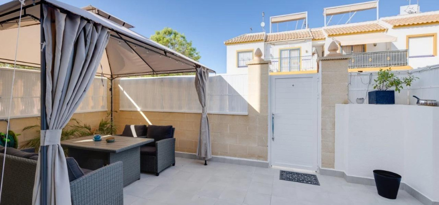 Torrevieja, Alicante, 2 Bedrooms Bedrooms, ,1 BathroomBathrooms,Bungalow,Resale,75632229304191104