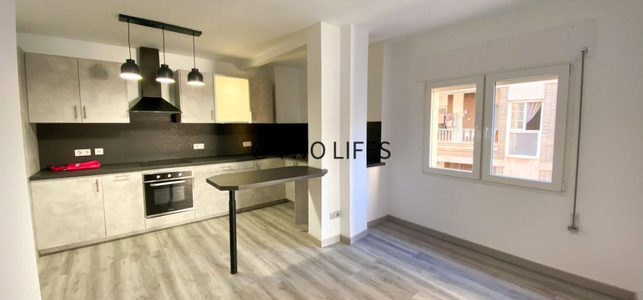 Torrevieja, Alicante, 3 Bedrooms Bedrooms, ,1 BathroomBathrooms,Apartment,Resale,75632354459741120