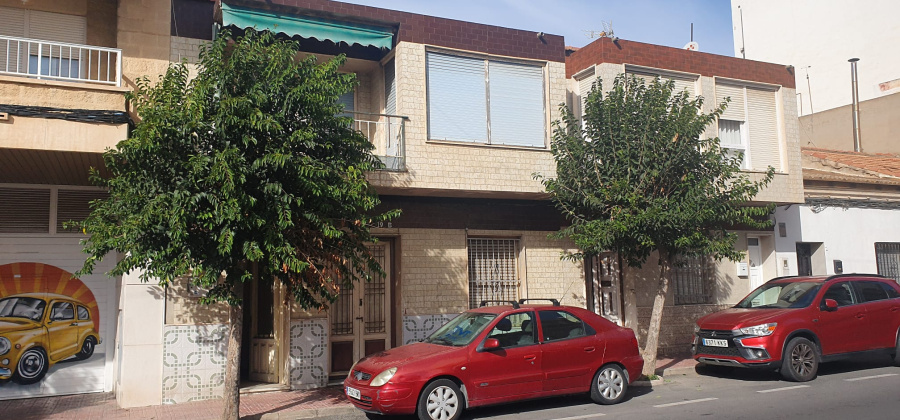 Torrevieja, Alicante, 6 Bedrooms Bedrooms, ,3 BathroomsBathrooms,Townhouse,Resale,944260