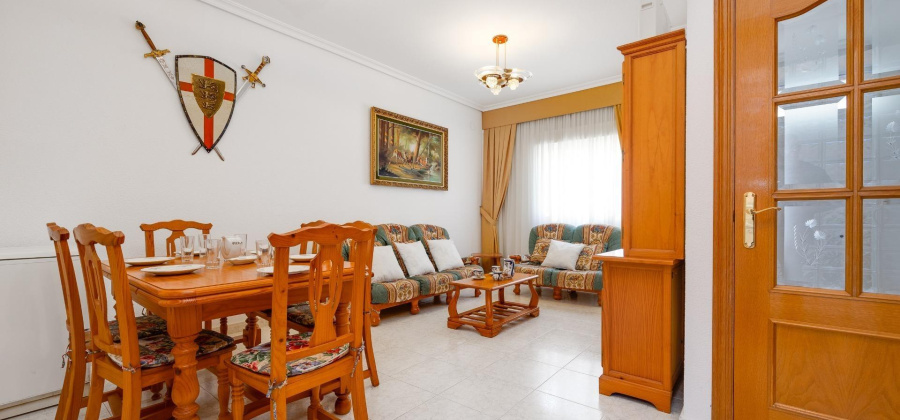 Torrevieja, Alicante, 7 Bedrooms Bedrooms, ,2 BathroomsBathrooms,Townhouse,Resale,75632214806550624