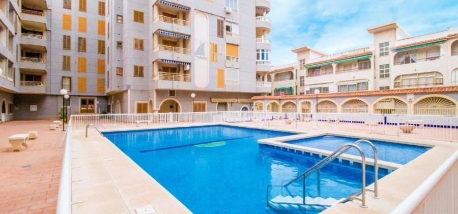 Torrevieja, Alicante, 2 Bedrooms Bedrooms, ,1 BathroomBathrooms,Apartment,Resale,75632301764396368