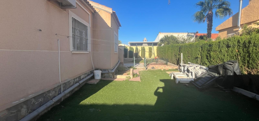 Torrevieja, Alicante, 5 Bedrooms Bedrooms, ,3 BathroomsBathrooms,Villa,Resale,75632169417659312