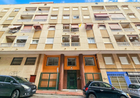 Torrevieja, Alicante, 3 Bedrooms Bedrooms, ,1 BathroomBathrooms,Apartment,Resale,7563275166366338
