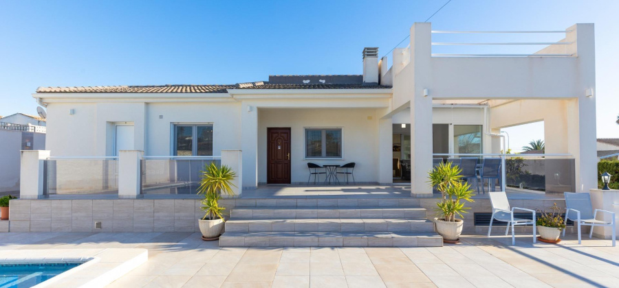Torrevieja, Alicante, 3 Bedrooms Bedrooms, ,2 BathroomsBathrooms,Villa,Resale,75632215412216752