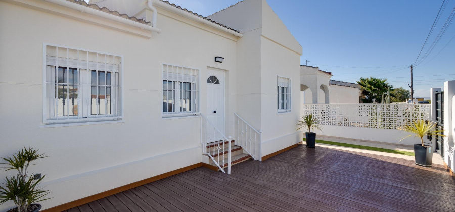 Torrevieja, Alicante, 3 Bedrooms Bedrooms, ,2 BathroomsBathrooms,Villa,Resale,75632108273046704