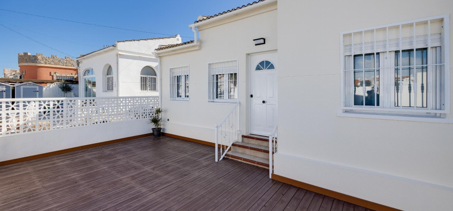 Torrevieja, Alicante, 3 Bedrooms Bedrooms, ,2 BathroomsBathrooms,Villa,Resale,75632108273046704