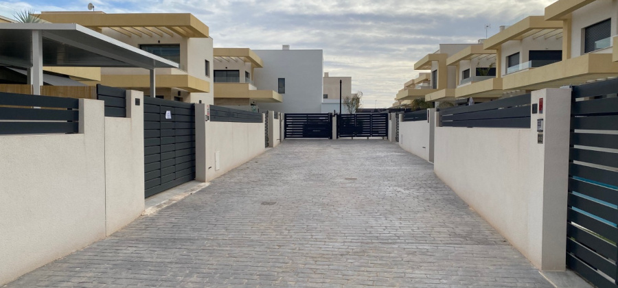 Los Montesinos, Alicante, 3 Bedrooms Bedrooms, ,2 BathroomsBathrooms,Villa,Resale,10353679816868692