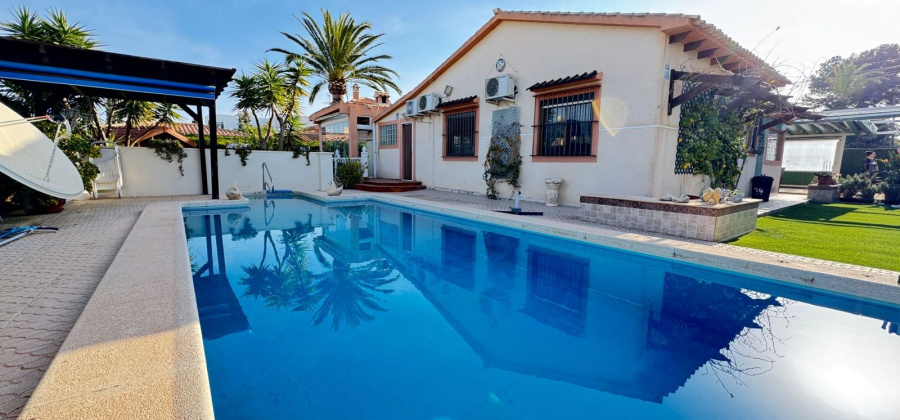 Cabo Roig, Alicante, 3 Bedrooms Bedrooms, ,2 BathroomsBathrooms,Villa,Resale,103186509231670736