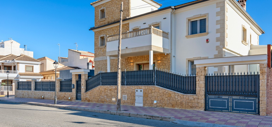 Jacarilla, Alicante, 5 Bedrooms Bedrooms, ,6 BathroomsBathrooms,Villa,Resale,271160164149373536