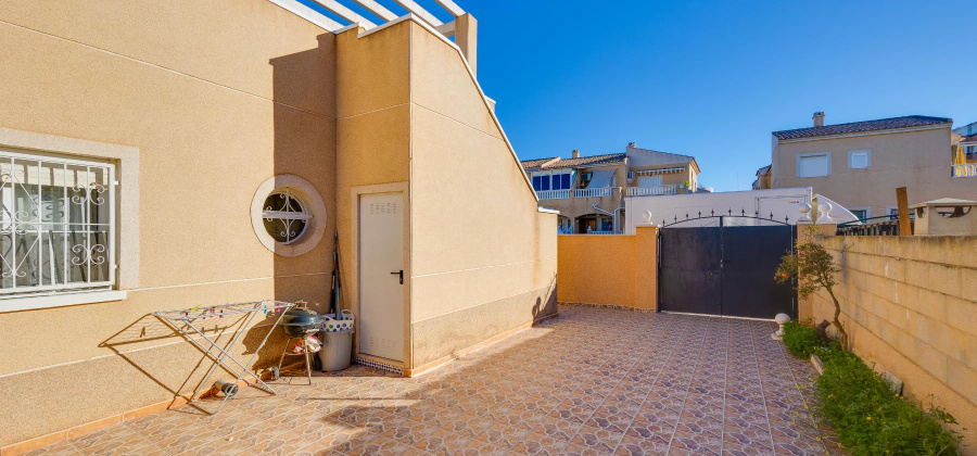 Torrevieja, Alicante, 2 Bedrooms Bedrooms, ,1 BathroomBathrooms,Villa,Resale,328216375080121536
