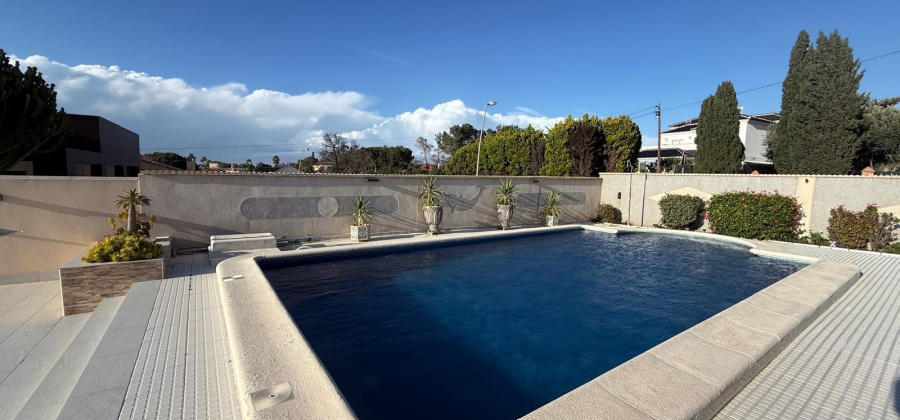 Torrevieja, Alicante, 4 Bedrooms Bedrooms, ,2 BathroomsBathrooms,Villa,Resale,75632207041820080