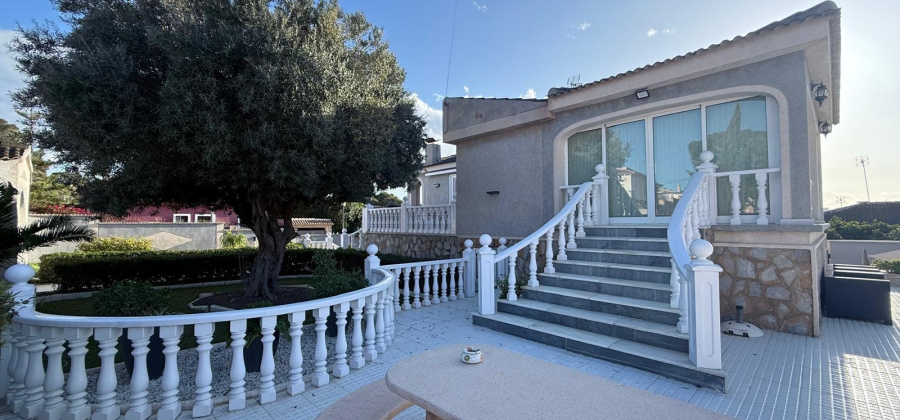 Torrevieja, Alicante, 4 Bedrooms Bedrooms, ,2 BathroomsBathrooms,Villa,Resale,75632207041820080