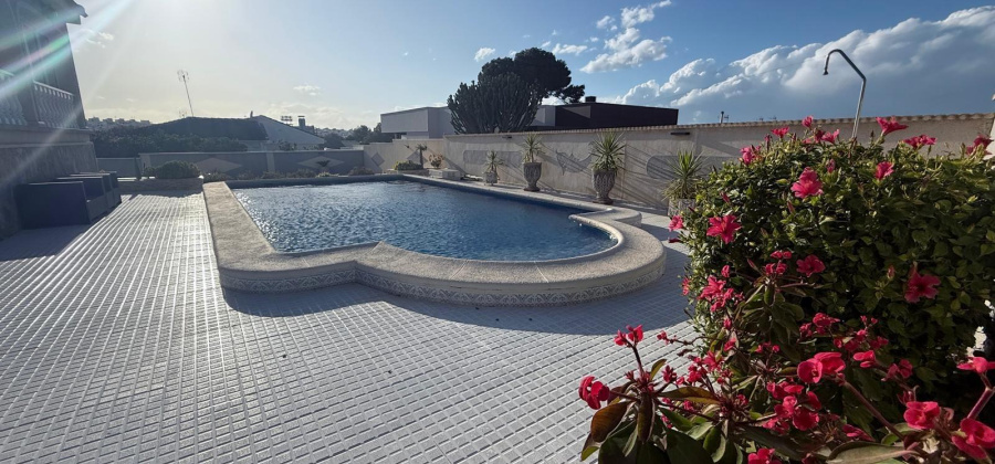 Torrevieja, Alicante, 4 Bedrooms Bedrooms, ,2 BathroomsBathrooms,Villa,Resale,75632207041820080