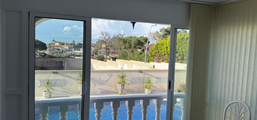 Torrevieja, Alicante, 4 Bedrooms Bedrooms, ,2 BathroomsBathrooms,Villa,Resale,75632207041820080