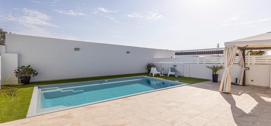 Torrevieja, Alicante, 3 Bedrooms Bedrooms, ,2 BathroomsBathrooms,Villa,Resale,75632207820780752