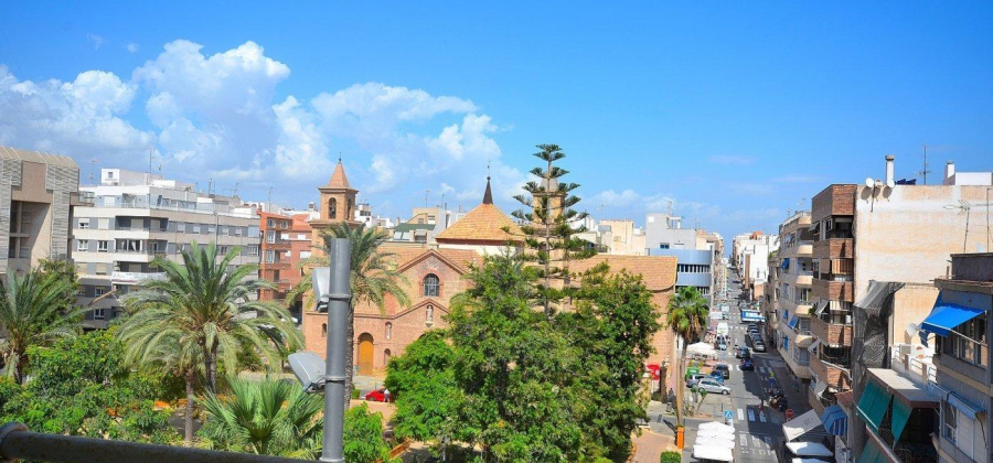 Torrevieja, Alicante, 4 Bedrooms Bedrooms, ,2 BathroomsBathrooms,Apartment,Resale,75632237584536512