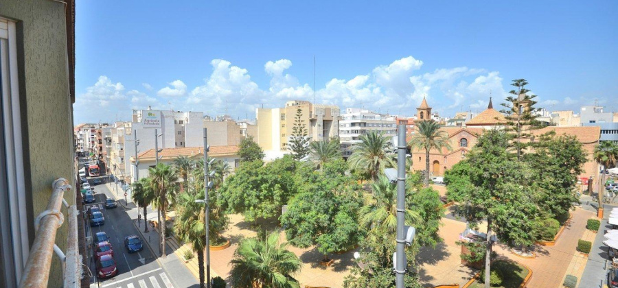 Torrevieja, Alicante, 4 Bedrooms Bedrooms, ,2 BathroomsBathrooms,Apartment,Resale,75632237584536512