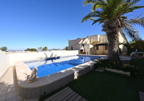 Torrevieja, Alicante, 2 Bedrooms Bedrooms, ,2 BathroomsBathrooms,Villa,Resale,328216245478370240