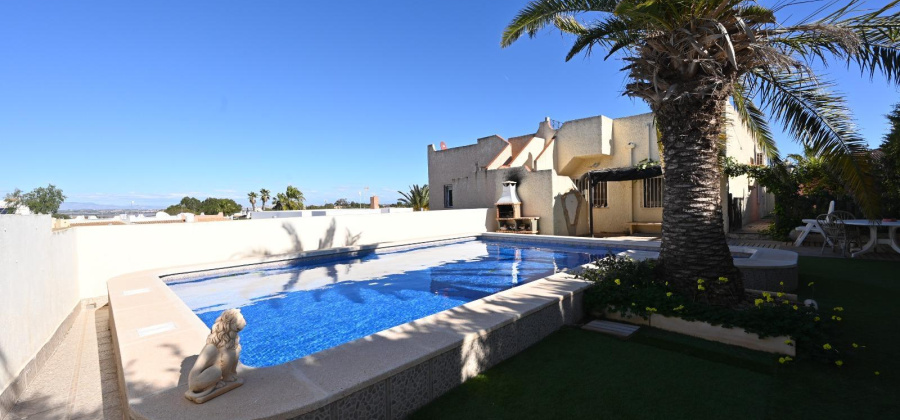 Torrevieja, Alicante, 2 Bedrooms Bedrooms, ,2 BathroomsBathrooms,Villa,Resale,328216245478370240