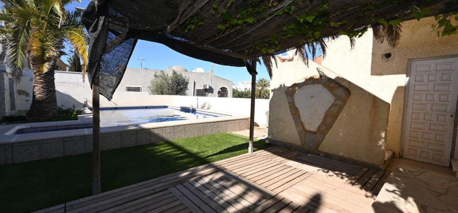 Torrevieja, Alicante, 2 Bedrooms Bedrooms, ,2 BathroomsBathrooms,Villa,Resale,328216245478370240