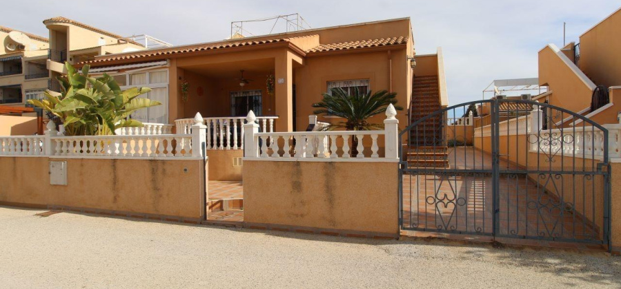 Orihuela, Alicante, 2 Bedrooms Bedrooms, ,1 BathroomBathrooms,Townhouse,Resale,75632177002150320