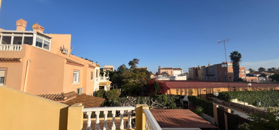 Torrevieja, Alicante, 4 Bedrooms Bedrooms, ,1 BathroomBathrooms,Villa,Resale,75632508016437328