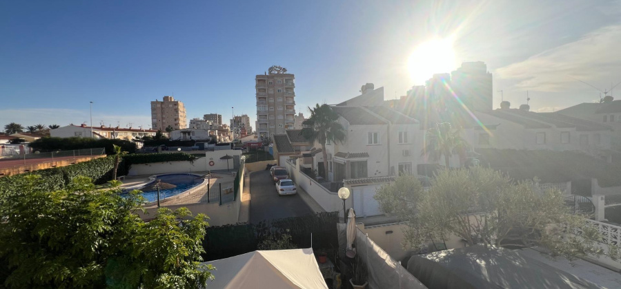 Torrevieja, Alicante, 4 Bedrooms Bedrooms, ,1 BathroomBathrooms,Villa,Resale,75632508016437328