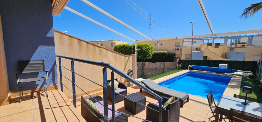 Torrevieja, Alicante, 3 Bedrooms Bedrooms, ,3 BathroomsBathrooms,Villa,Resale,75632108183783536