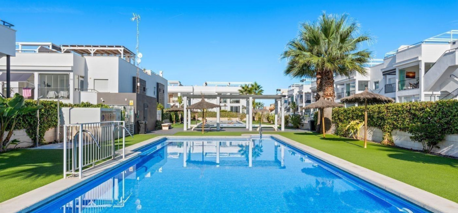 Torrevieja, Alicante, 3 Bedrooms Bedrooms, ,2 BathroomsBathrooms,Apartment,Resale,75632227907455136