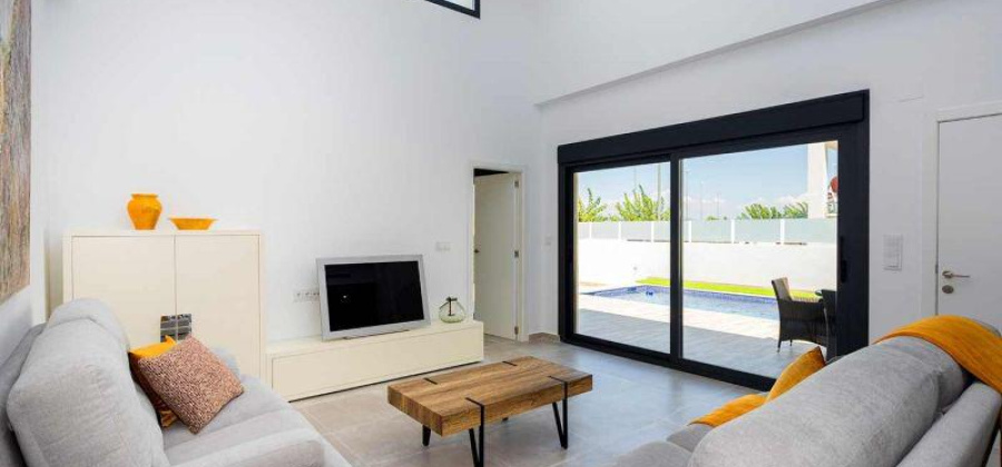 Daya Nueva, Alicante, 3 Bedrooms Bedrooms, ,2 BathroomsBathrooms,Villa,New,209559148182024800