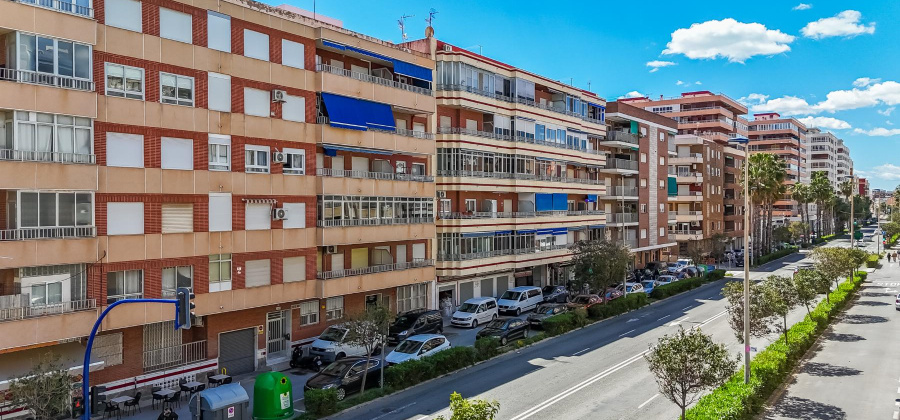 Torrevieja, Alicante, 3 Bedrooms Bedrooms, ,2 BathroomsBathrooms,Apartment,Resale,328216302856500160