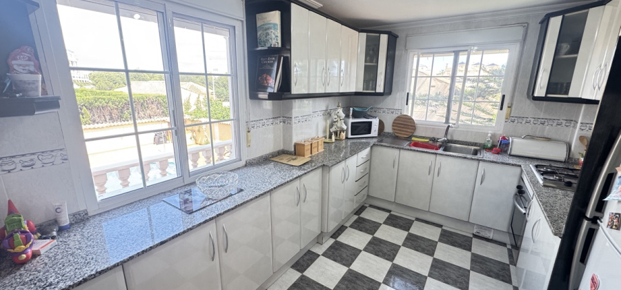 La Zenia, Alicante, 5 Bedrooms Bedrooms, ,3 BathroomsBathrooms,Villa,Resale,103186208314607808