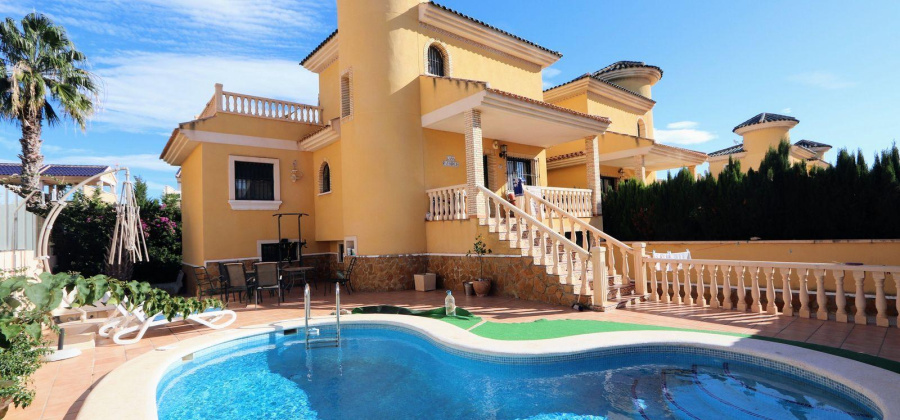 Villamartin, Alicante, 3 Bedrooms Bedrooms, ,2 BathroomsBathrooms,Villa,Resale,328216283894790016