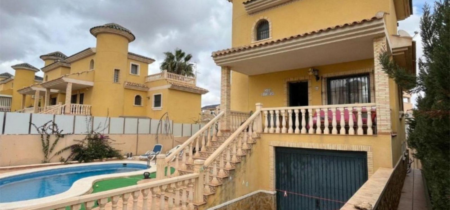 Villamartin, Alicante, 3 Bedrooms Bedrooms, ,2 BathroomsBathrooms,Villa,Resale,328216283894790016