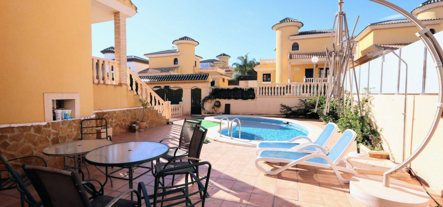 Villamartin, Alicante, 3 Bedrooms Bedrooms, ,2 BathroomsBathrooms,Villa,Resale,328216283894790016