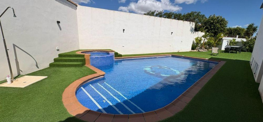 Torrevieja, Alicante, 6 Bedrooms Bedrooms, ,4 BathroomsBathrooms,Villa,Resale,7563287906473924