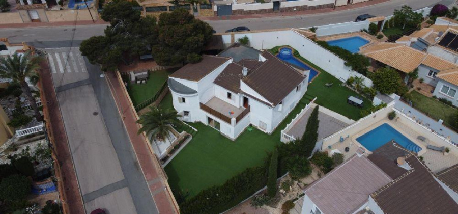Torrevieja, Alicante, 6 Bedrooms Bedrooms, ,4 BathroomsBathrooms,Villa,Resale,7563287906473924