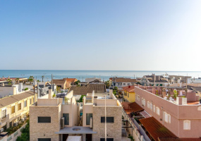 Torrevieja, Alicante, 3 Bedrooms Bedrooms, ,1 BathroomBathrooms,Apartment,Resale,65945224976493176
