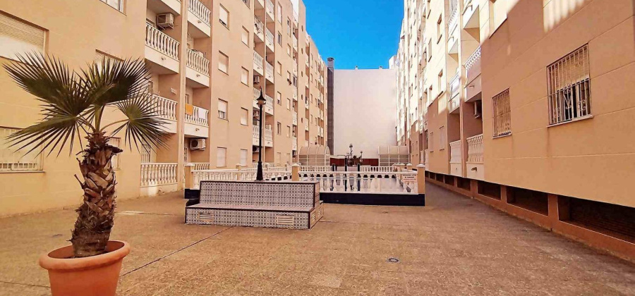 Torrevieja, Alicante, 2 Bedrooms Bedrooms, ,1 BathroomBathrooms,Apartment,Resale,75632159754135888