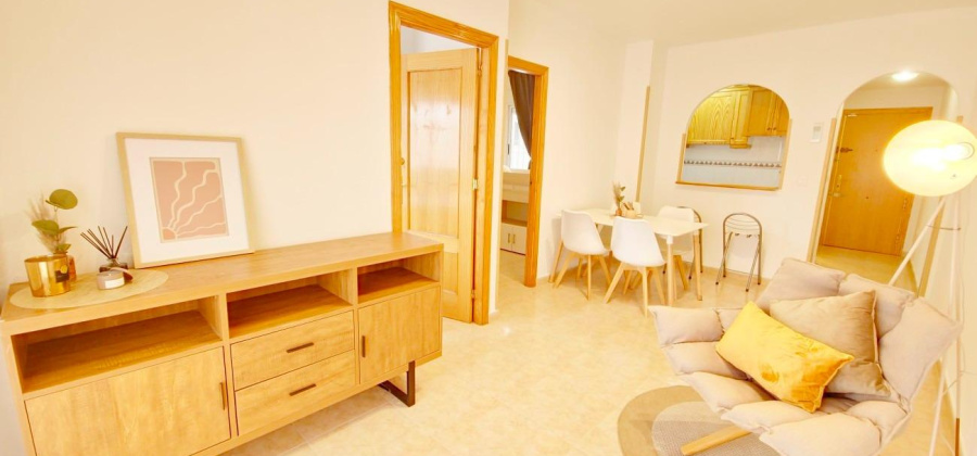 Torrevieja, Alicante, 2 Bedrooms Bedrooms, ,1 BathroomBathrooms,Apartment,Resale,75632241447242656