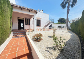 Villamartin, Alicante, 2 Bedrooms Bedrooms, ,2 BathroomsBathrooms,Villa,Resale,10318677684180376